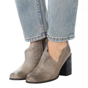 Free People Ankle Booties Terrah leather pull on 
Grey 39 boho fall cute